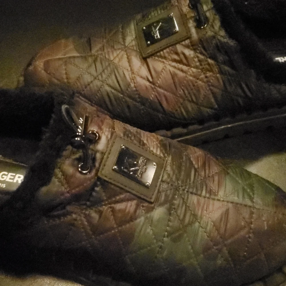 Karl Lagerfeld Camo Faux Fur Slippers     Size 13 - Picture 4 of 7